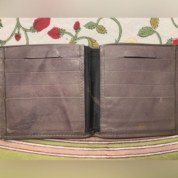 Amity Leather Billfold - Picture 1 of 6